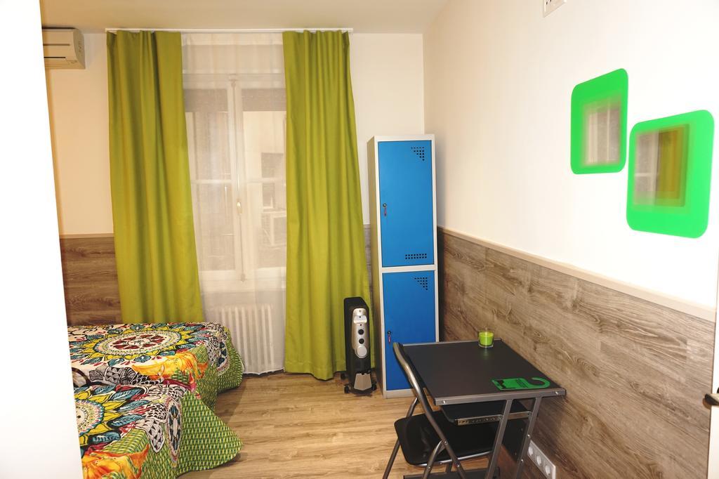 Muchomadrid Hostel Exterior foto